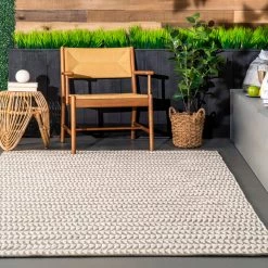NuLOOM Outdoor Striped Yasmin Area Rug