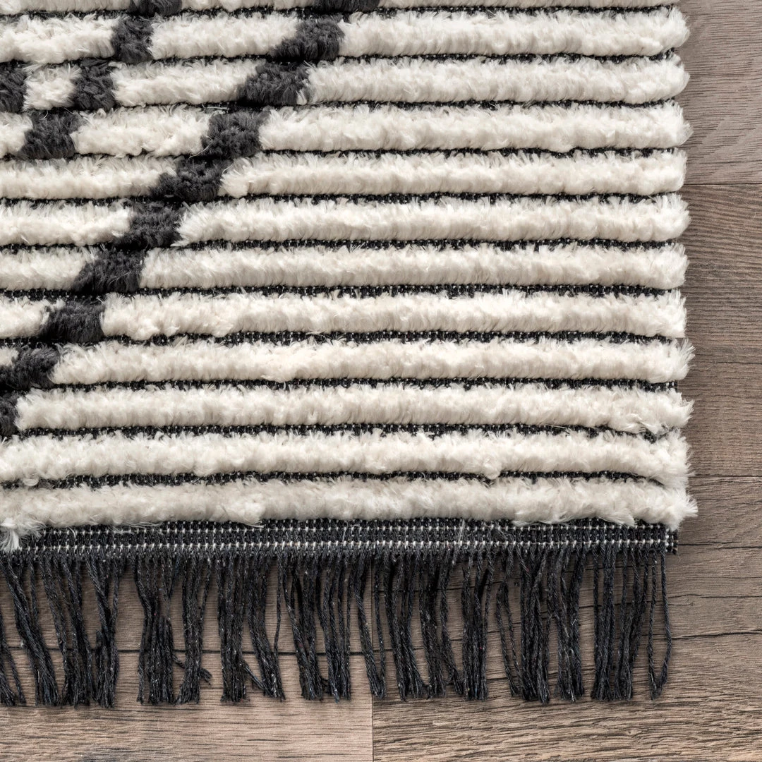 NuLOOM New Arrivals Lara Diamond Fringed Area Rug 5 NuLOOM New Arrivals Lara Diamond Fringed Area Rug