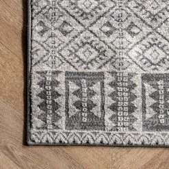 NuLOOM New Arrivals Mabe Geometric Aztec Area Rug