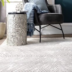 NuLOOM Jazlyn Broken Chevrons Area Rug