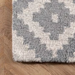 NuLOOM Hand Tufted Kellee Area Rug