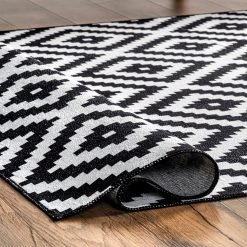 NuLOOM New Arrivals Kellee Machine Washable Modern Diamonds Area Rug
