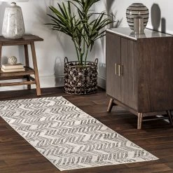 NuLOOM Sloan Chevron Stripes Area Rug New Arrivals