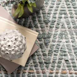 NuLOOM Hand Woven Chevron Rochell Area Rug Contemporary