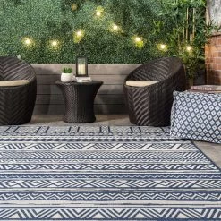 NuLOOM Abbey Tribal Striped Indoor/Outdoor Area Rug