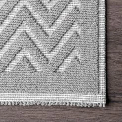 NuLOOM Lyle Textured Chevron Bath Mat