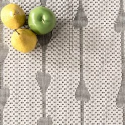 NuLOOM Kiernan Vertical Teardrop Stripe Indoor/Outdoor Area Rug 28 NuLOOM Kiernan Vertical Teardrop Stripe Indoor/Outdoor Area Rug