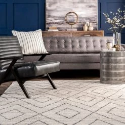 NuLOOM Tia Diamond Hand Knotted Wool Area Rug