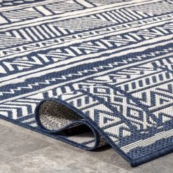 NuLOOM Abbey Tribal Striped Indoor/Outdoor Area Rug