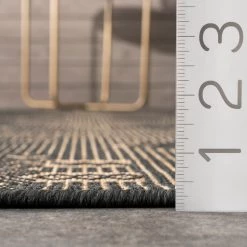 NuLOOM New Arrivals Dana Aztec Emblem Indoor/Outdoor Area Rug