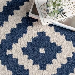 NuLOOM Hand Tufted Kellee Area Rug