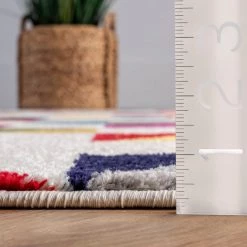 NuLOOM Takisha Triangle Area Rug