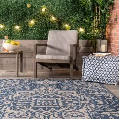 NuLOOM New Arrivals Lane Elegant Medallion Indoor/Outdoor Area Rug