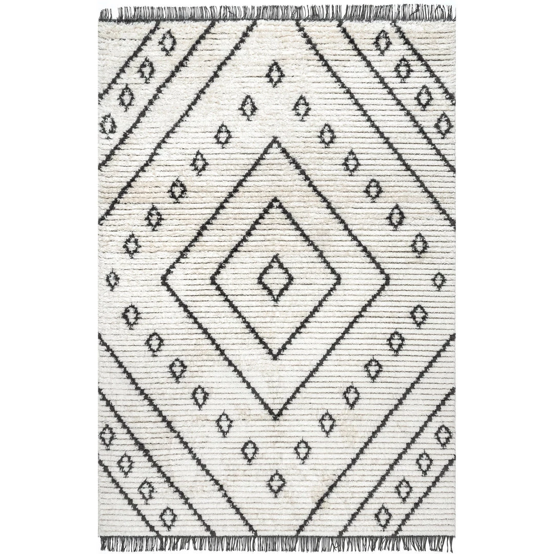 NuLOOM New Arrivals Lara Diamond Fringed Area Rug 1 NuLOOM New Arrivals Lara Diamond Fringed Area Rug