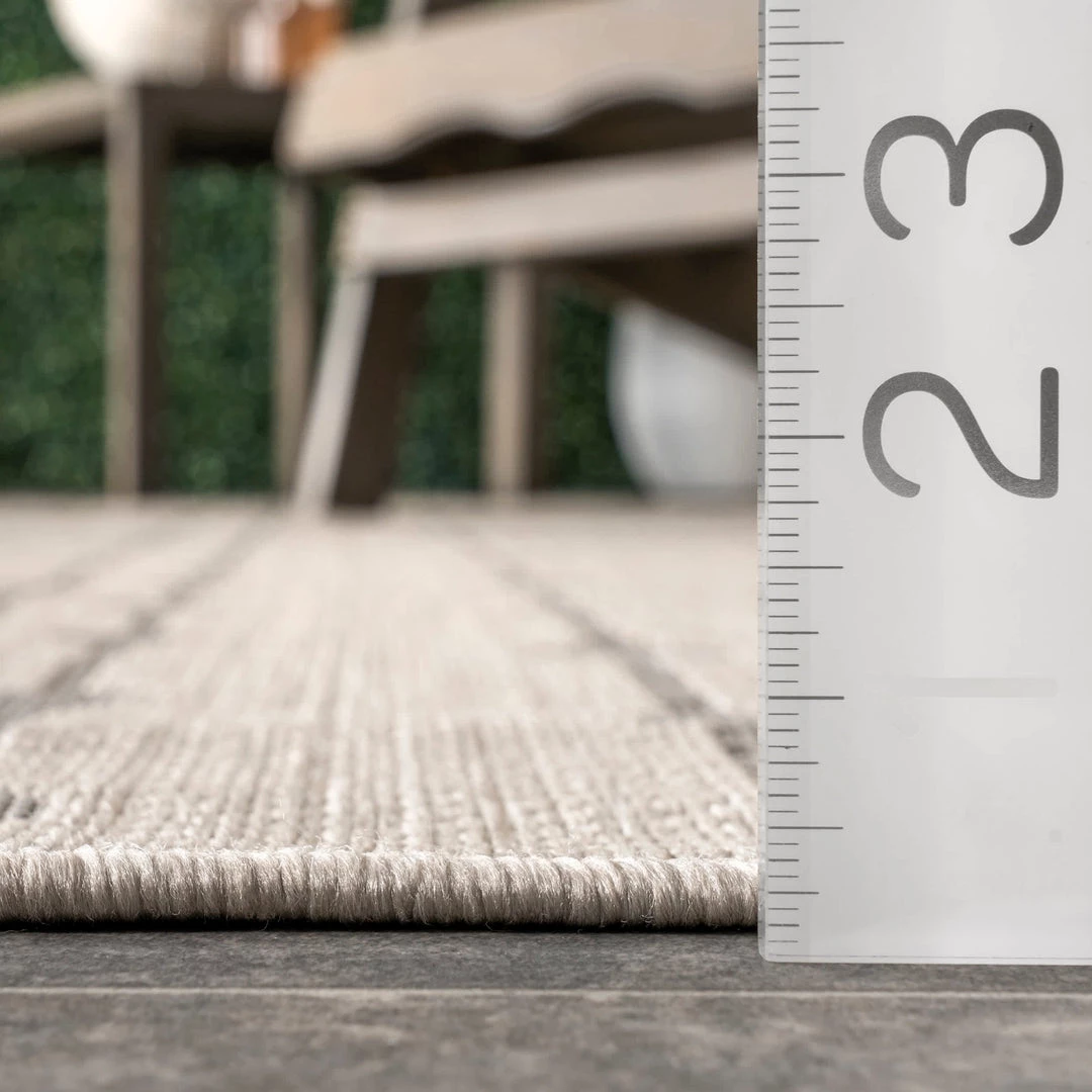 NuLOOM Kiernan Vertical Teardrop Stripe Indoor/Outdoor Area Rug 5 NuLOOM Kiernan Vertical Teardrop Stripe Indoor/Outdoor Area Rug