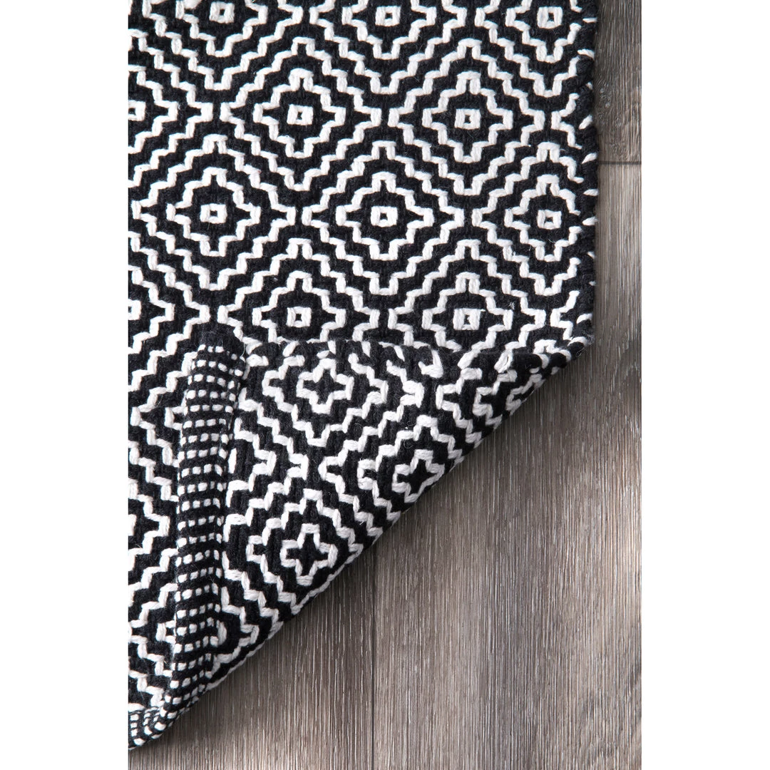 NuLOOM Hand Loomed Lorretta Area Rug Contemporary 4 NuLOOM Hand Loomed Lorretta Area Rug Contemporary