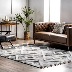 NuLOOM Roxie Moroccan Diamond High Low Shaggy Tassel Area Rug