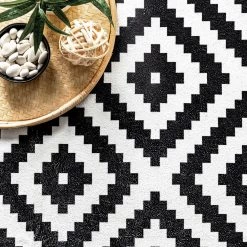 NuLOOM New Arrivals Kellee Machine Washable Modern Diamonds Area Rug