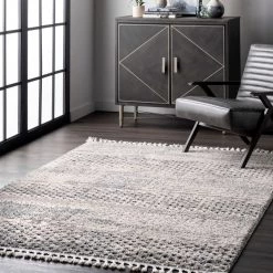 NuLOOM New Arrivals Lira Textured Geometric Tassel Area Rug