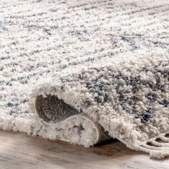 NuLOOM Crishelle Soft Shaggy Stripe Tassel Area Rug