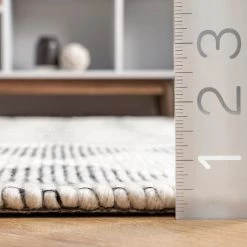 NuLOOM Wren Hand Loomed Textured Diamond Wool Tassel Area Rug