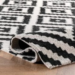 NuLOOM Hand Tufted Kellee Area Rug