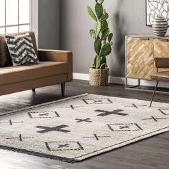 NuLOOM New Arrivals Layla Tribal Geometric Soft Shag Fringe Area Rug