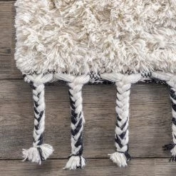 NuLOOM Handmade Striped Delia Shag Area Rug