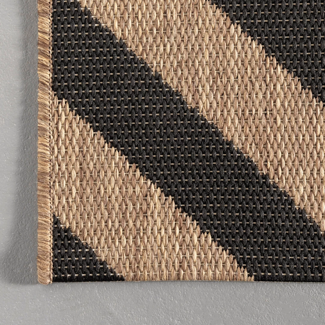 NuLOOM Shane Celtic Trellis Indoor/Outdoor Area Rug 5 NuLOOM Shane Celtic Trellis Indoor/Outdoor Area Rug