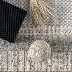 NuLOOM Roselia Transitional Lined Tasseled Area Rug