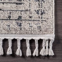 NuLOOM New Arrivals Claudia Diamond Tassel Area Rug