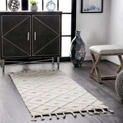 NuLOOM Hand Loomed Trellis Tassel Jinny Area Rug