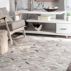 NuLOOM Handmade Cowhide Chanda Area Rug