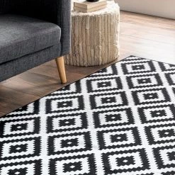 NuLOOM New Arrivals Kellee Machine Washable Modern Diamonds Area Rug