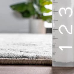 NuLOOM Kenley Spotted Diamonds