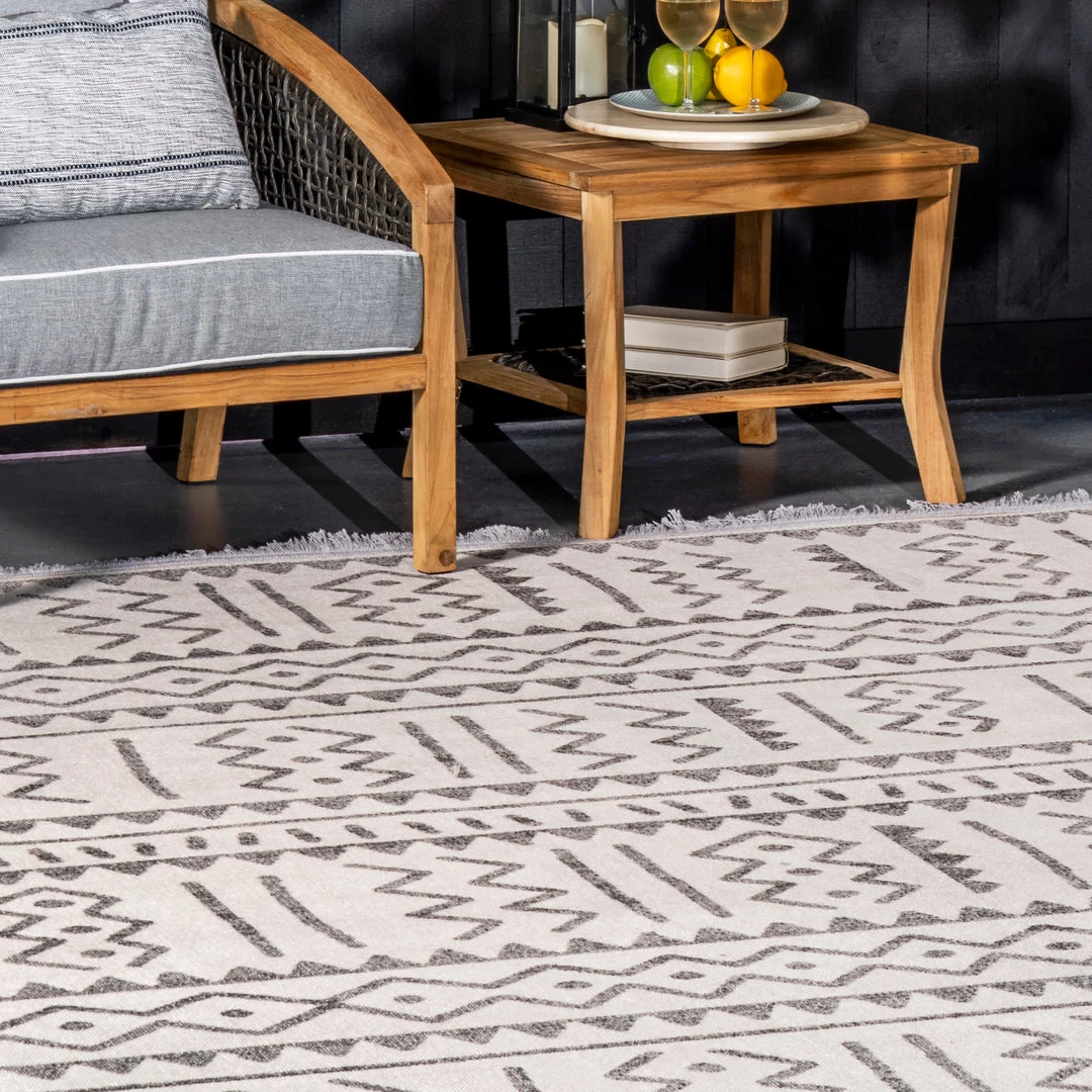 NuLOOM Outdoor Tribal Gretchen Area Rug 9 NuLOOM Outdoor Tribal Gretchen Area Rug