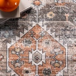 NuLOOM New Arrivals Gracie Machine Washable Distressed Medallion Area Rug