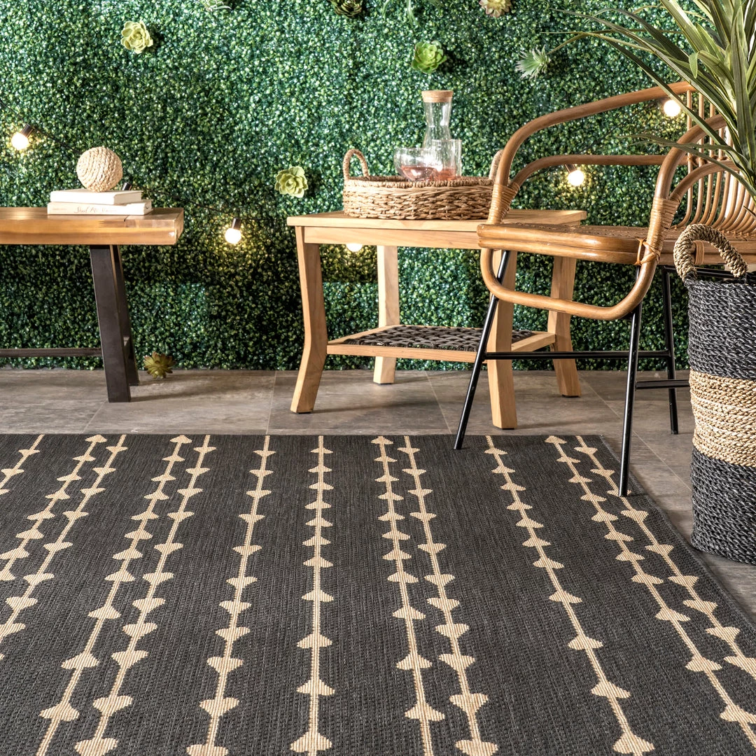 NuLOOM Kiernan Vertical Teardrop Stripe Indoor/Outdoor Area Rug 16 NuLOOM Kiernan Vertical Teardrop Stripe Indoor/Outdoor Area Rug