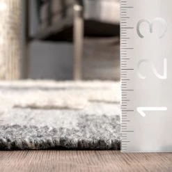 NuLOOM Ellie Textured Diamond Aztec Tassel Area Rug