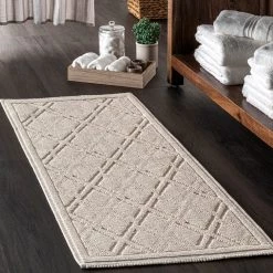 NuLOOM Sheridan Textured Diamond Trellis Bath Mat