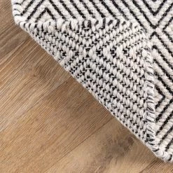 NuLOOM Hand Woven Ago Area Rug 57 NuLOOM Hand Woven Ago Area Rug