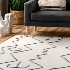 NuLOOM Moira Tribal Flatweave Tassel Area Rug