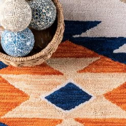 NuLOOM Hand Hooked Tribal Rhona