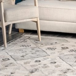 NuLOOM Hunter Shrouded Tribal Area Rug