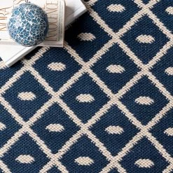 NuLOOM Quinn Flatweave Corner Tassel Area Rug