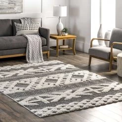 NuLOOM Keyla High Low Textured Shaggy Area Rug