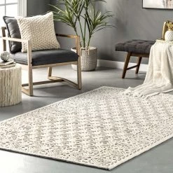NuLOOM Madisyn Hand Hooked Wool Diamonds High Low Textured Area Rug