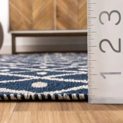 NuLOOM Quinn Flatweave Corner Tassel Area Rug