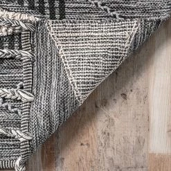 NuLOOM Gwen Hand Woven Cotton High Low Shaggy Tassel Area Rug