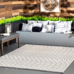 NuLOOM Indoor/Outdoor Trellis Rosalie Area Rug